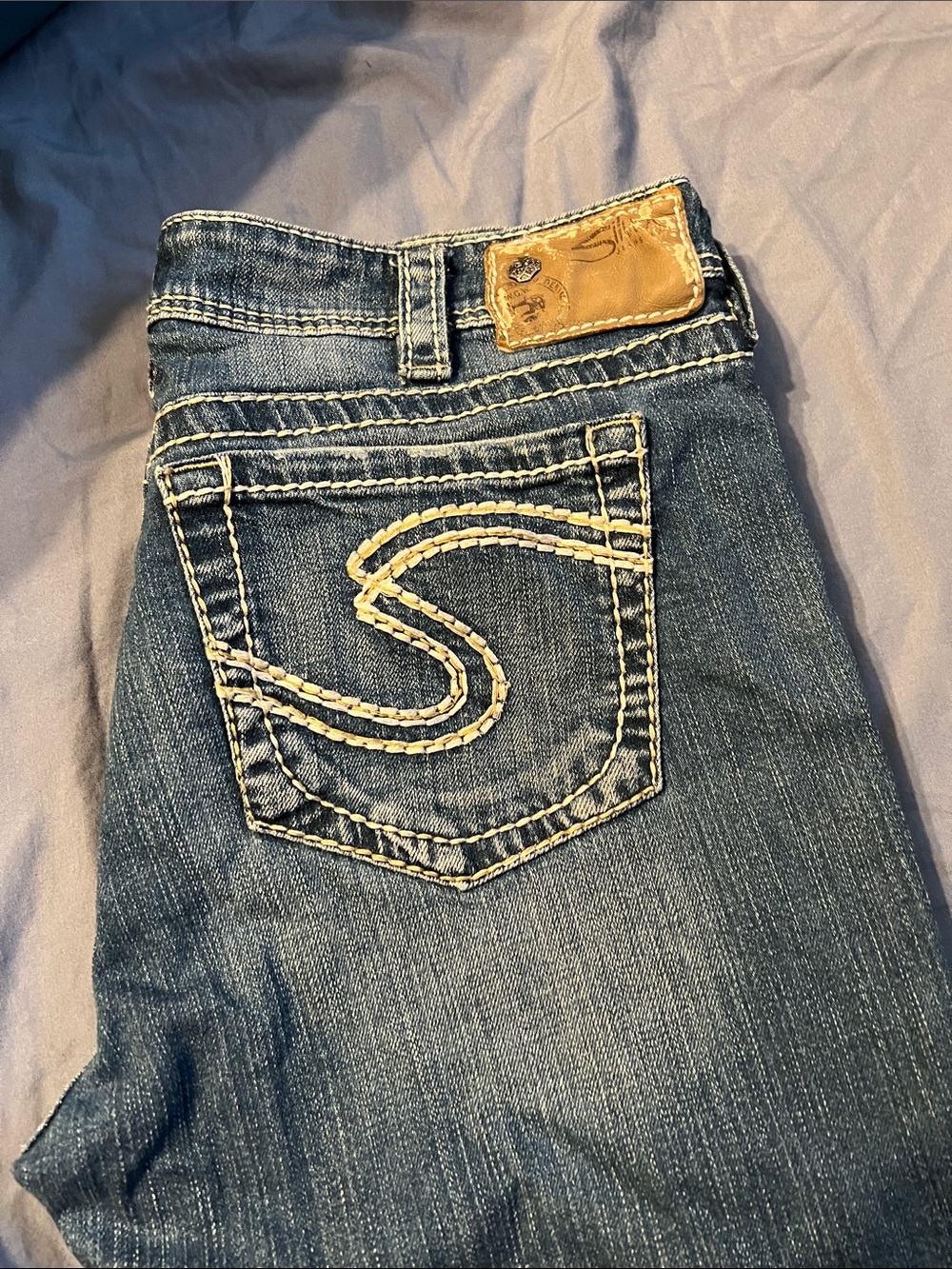 Silver Jeans Women's Blue Denim Ankle Crop Jeans with Contrast Stitching